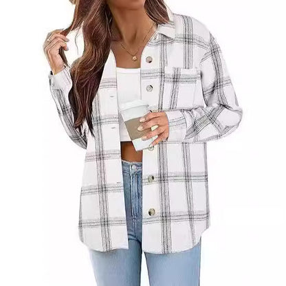 Plaid Charm : La Veste en Laine Brossée qui Réinvente l’Hiver avec Style