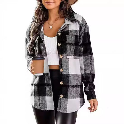 Plaid Charm : La Veste en Laine Brossée qui Réinvente l’Hiver avec Style